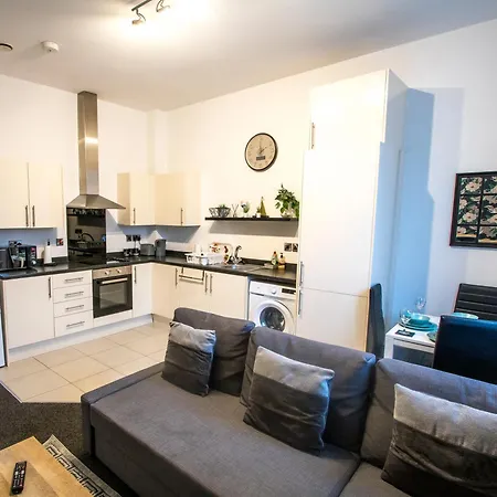 Ideal For Groups - Modern 2 Bedroom Apartment - Free Parking, Transit Links, Close To Stadiums Manchester Exterior photo