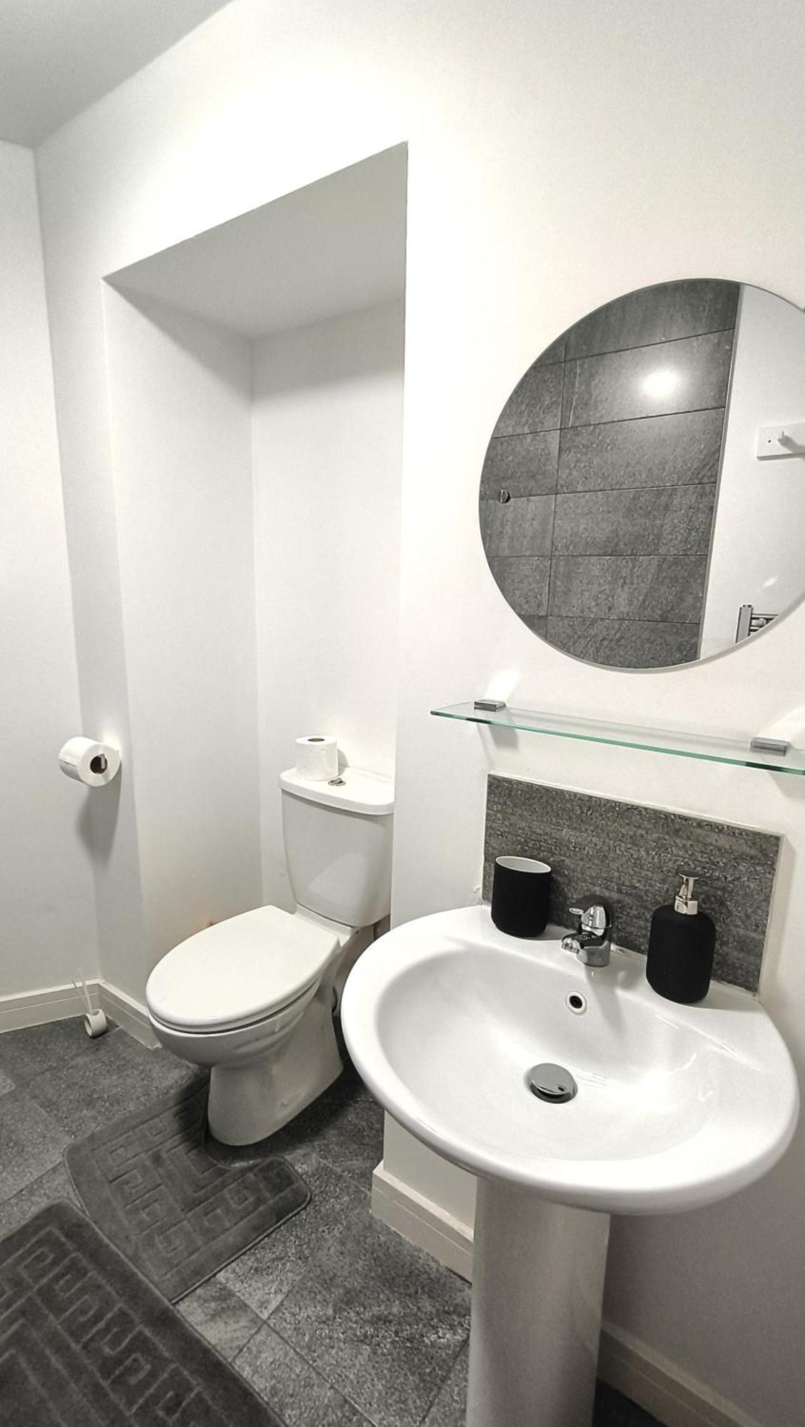Ideal For Groups - Modern 2 Bedroom - Free Parking, Transit Links, Close To Stadiums * Manchester